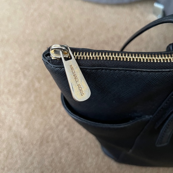 Michael Kors Purse - Picture 5 of 8